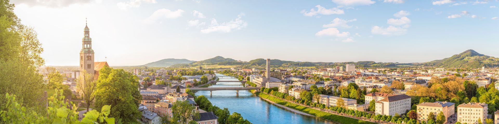 Blick über das historische Salzburg bei einer Städtereise mit sz-Reisen