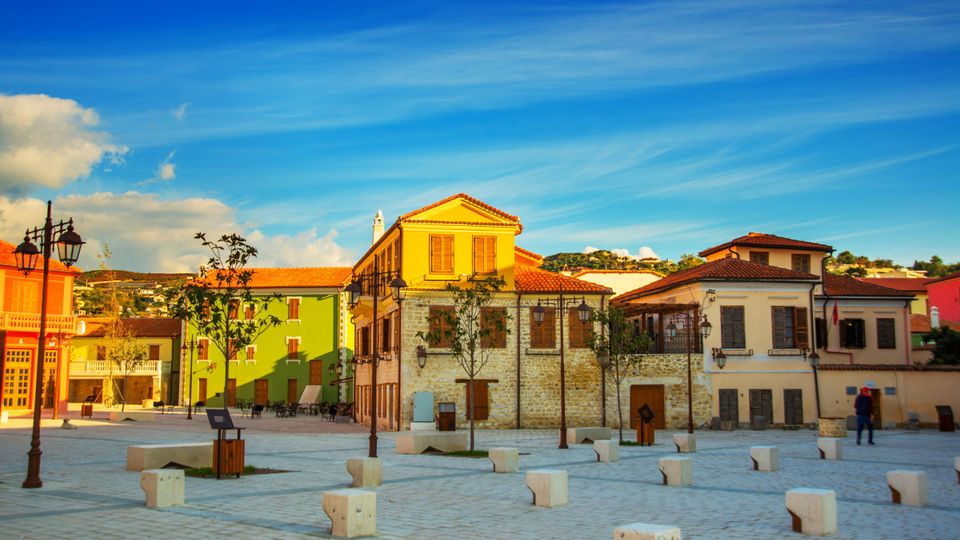 Bunte Stadt Vlora in Albanien