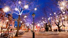 Weihnachtsbeleuchtung auf dem Sloane Square in Chelsea, London