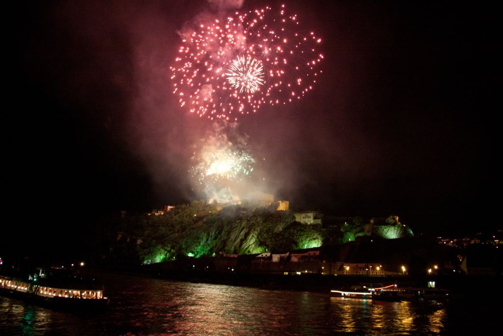 Uhrzeit feuerwerk flammen koblenz in rhein Eventfahrten 2018