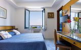 Zimmer mit Meerblick im Hotel Il Faro auf Sorrent in Italien