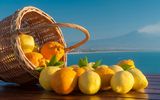 2807_._037_Sizilianische_Produkte_und_im_Hintergrund_der_AEtna_c_siculodoc_fotolia