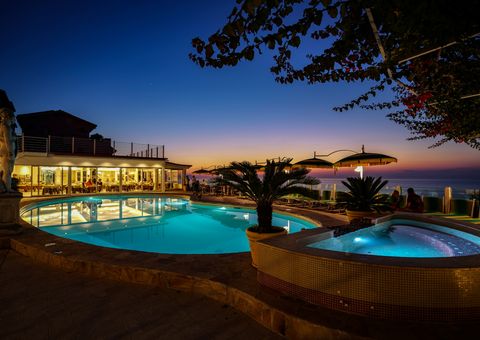 Pool am Abend
