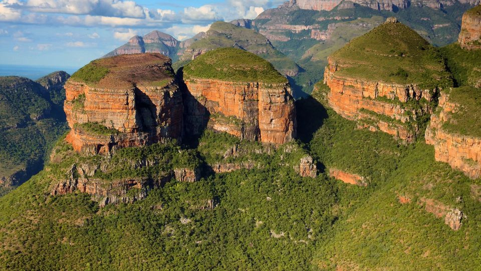 Drakensberge, three rondavels