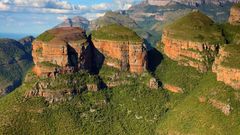 Drakensberge, three rondavels
