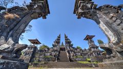Tore zum Pura Besakih Tempel