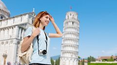 Touristin in Pisa