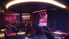 Mein Schiff Relax_InTUItion_La Cage Bar Buehne(c)TUICRUISES