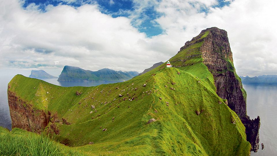 Leuchtturm auf den Färöer-Inseln