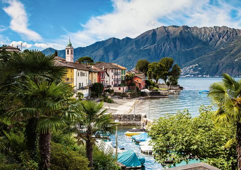 Kleiner Hafen am Lago Maggiore 