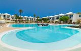 Außenansicht mit Pool, Corralejo H10 Ocean Suites