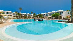 Außenansicht mit Pool, Corralejo H10 Ocean Suites