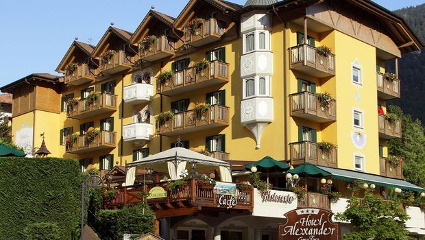 Außenansicht Alexander Hotel Alpine Wellness Dolomites