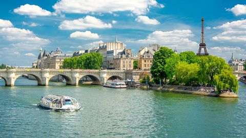 Blick über die Seine bei einer Städtereise mit sz-Reisen