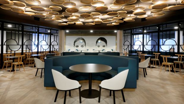 modernes Restaurant im Hotel Grand Palladium auf Sizilien in Italien
