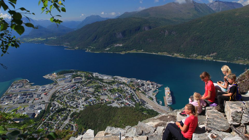 Viewpoint Romsdalstrappa,  Andalsnes-Matti Bernitz - VisitNorway.com