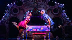 & JULIA, Julia & Francois ©Johan Persson, Stage Entertainment & JULIA, Julia & Francois