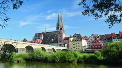 Regensburg, Stadtansicht mit Steinerne Brücke