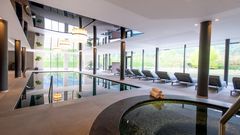 Golden Park Hotel, Pool