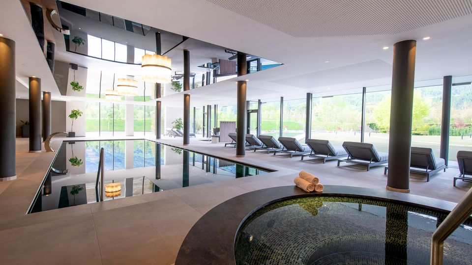 Golden Park Hotel, Pool