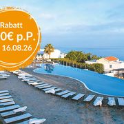 Pool mit Liegen ©Theo Sunset Bay - momento Pool mit Liegen