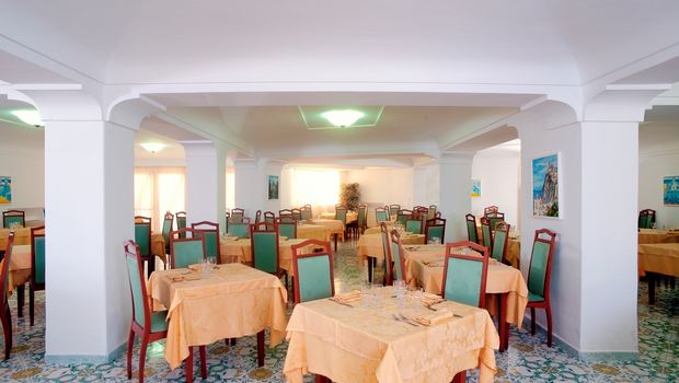 Essensraum im Hotel Parco Delle Agavi auf Ischia, Italien