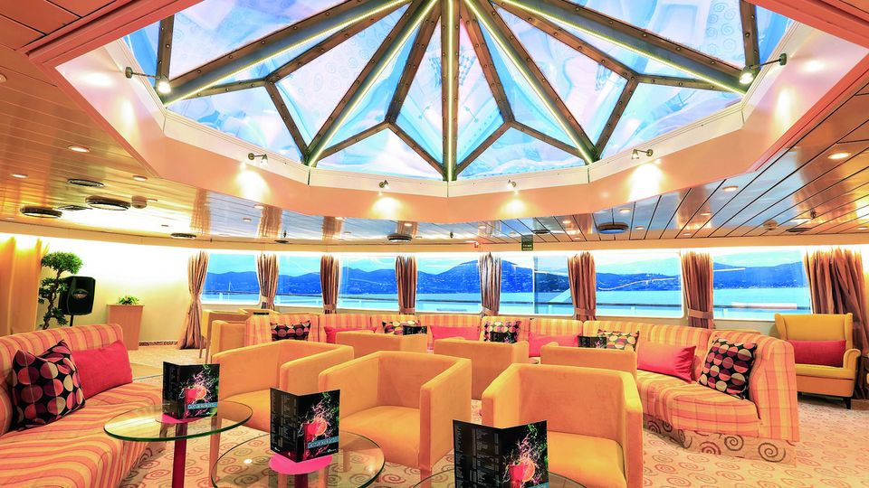 MS Ocean Majesty Observation Lounge