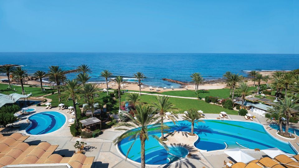 Pool vom Hotel aus