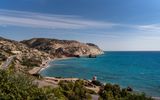 Blick auf die Felsen der Aphrodite an der Südwestküste Zyperns