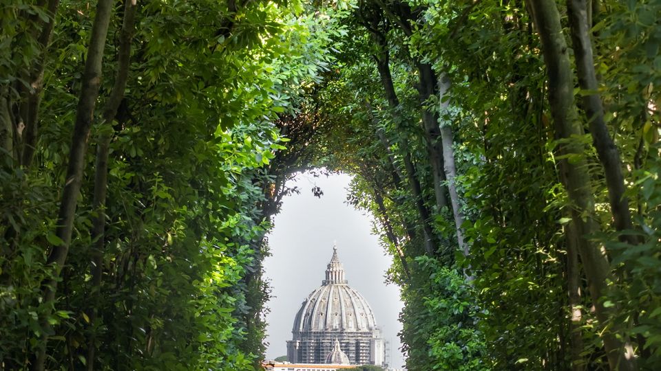 Kuppel von San Pietro gesehen durch das Schlüsselloch der Ritter von Malta in Rom