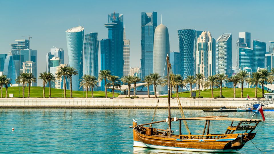 Skyline Doha mit traditionellem Dhow