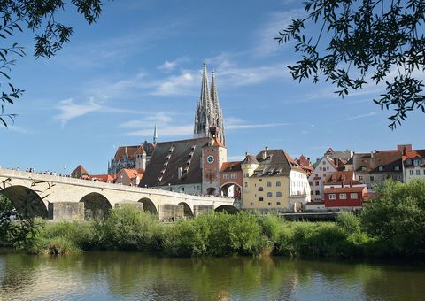 Regensburg, Stadtansicht mit Steinerne Brücke
