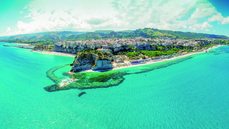 Blick auf Tropea vom Meer aus