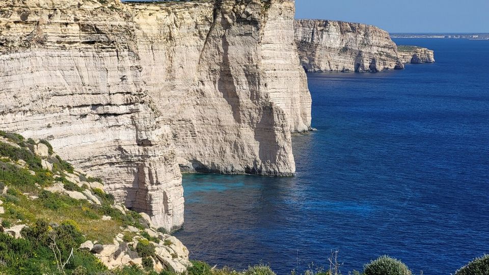 Blick auf die Klippen von Gozo