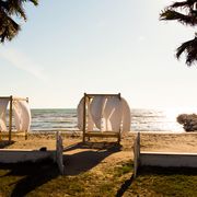 Brise weht am Strand von Albanien
