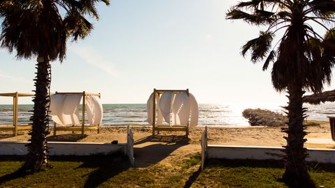 Brise weht am Strand von Albanien