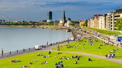 Duesseldorf Rheinpromenade