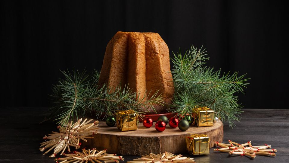 Pandoro-Biskuitkuchen