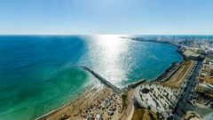 Vistas aéreas de Cádiz capital desde el Pirulí