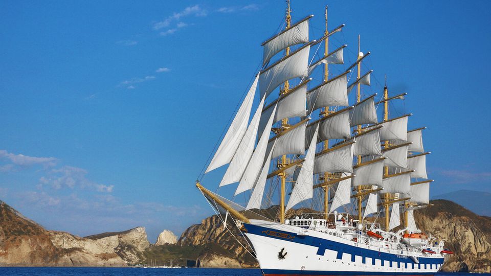 Royal Clipper, auf Fahrt mit gesetzten Segeln