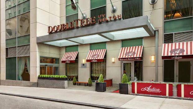 Eingang Doubletree by Hilton Downtown New York