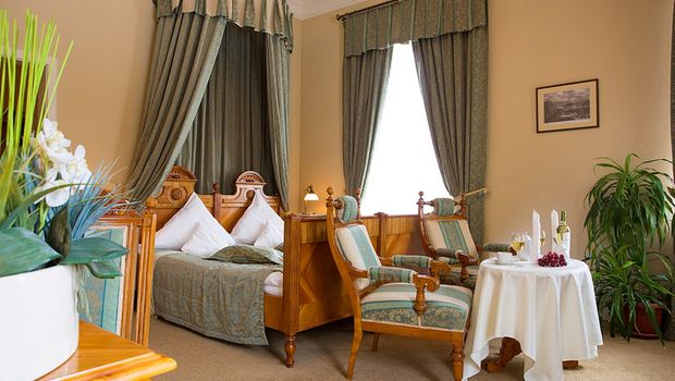 Zimmerbeispiel Schlosshotel Paulinum Hirschberg