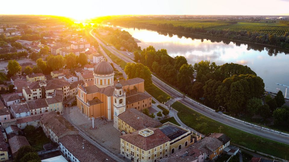 Blick auf Boretto