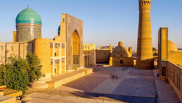 2281_._033_Moschee_Kolon_in_Bukhara_c_