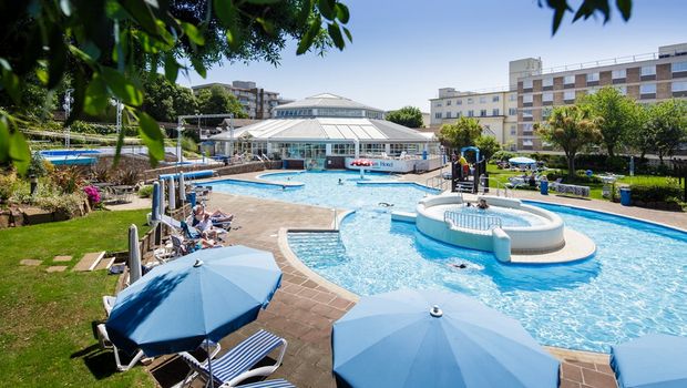 Blick auf den Swimmingpool
