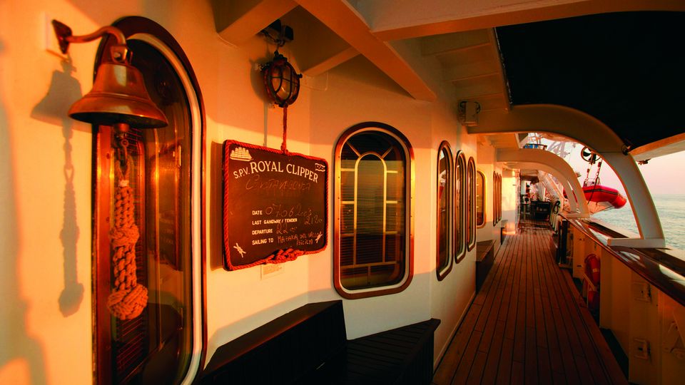 Royal Clipper, Gang Außendeck