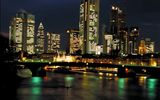 3177_._Frankfurt_Skyline_nachts_c_Schoen_Touristik