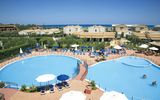 großer Außenpool am Hotel Dolcestate auf Sizilien in Italien