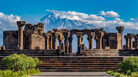 Ruinen Zvartnos Tempel in Yerevan mit Berg Ararat