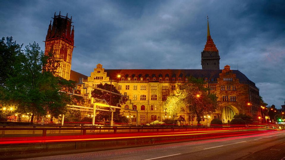 Rathaus Duisburg bei Nacht